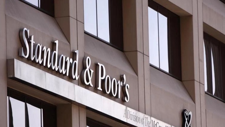 Standard and Poor’s permireson per here te pare vleresimin per Shqiperine